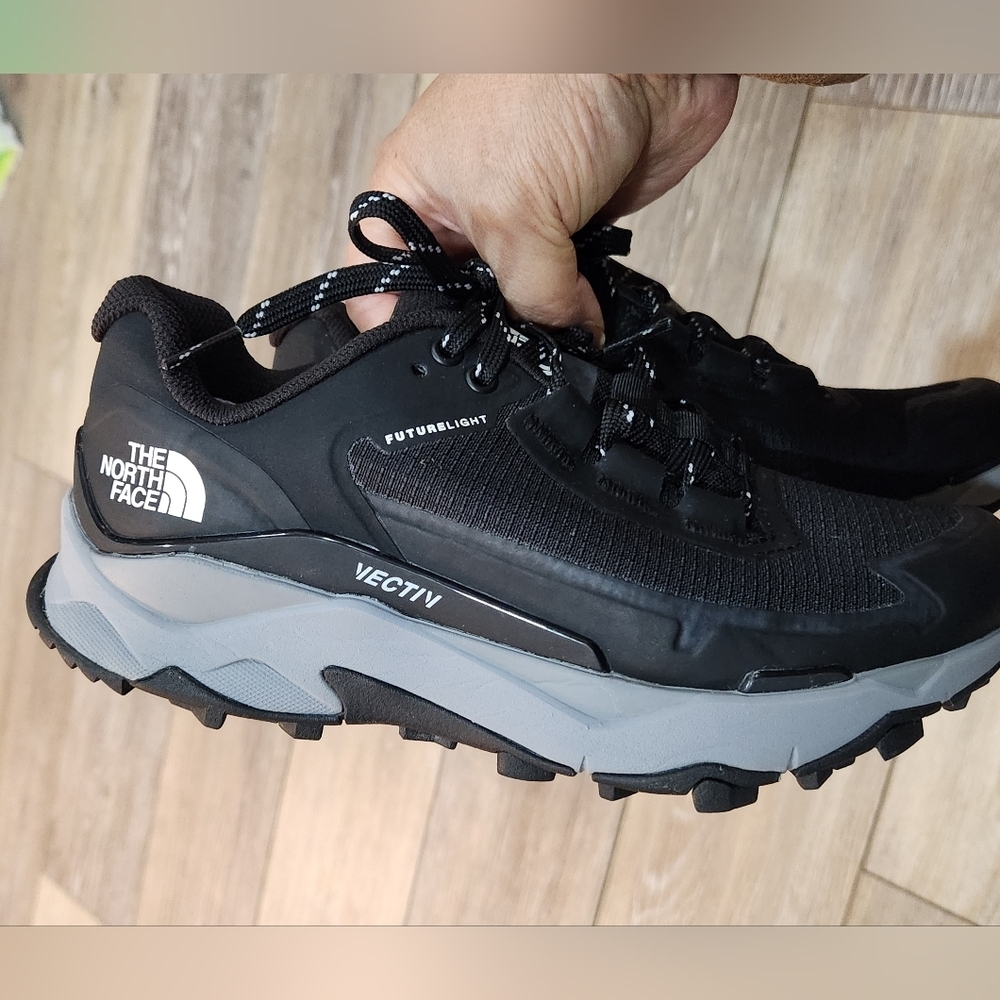 The North Face Vectiv Black Athletic Hiking Shoes Size 5 Woman's - Picture 3 of 9